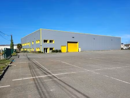 entrepôt /batiments industriels/ logistique 3400 m²