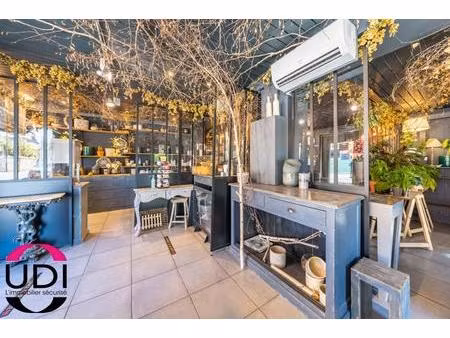 la ferte alais- un local commercial de 146m² + un duplex de 130m² sur 484m² de terrain en 