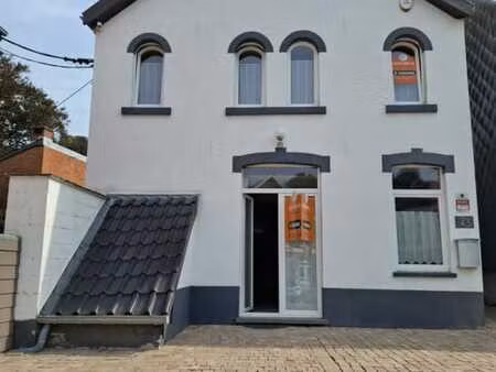 maison 4 façades avec jardin et parking