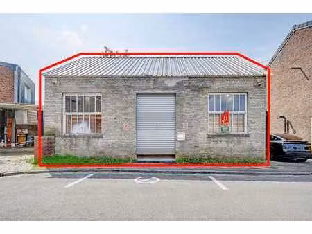 *option* entrepot de 80m²! a voir!