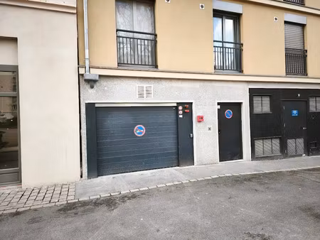 location parking 13 m² à lyon 5ème (69005)  110 €