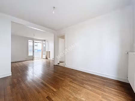 nantes - place viarme / appartement 3 pièces  1 chambre  terrasse de 12m²  cave