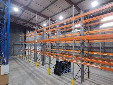 entrepôt a vendre 1200 m2 / le port