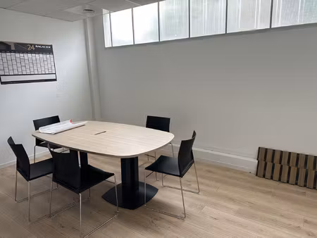 local commercial 113 m2 - zi serres- castet