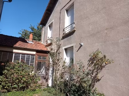 maison de ville à chauffailles avec cour intérieure - 75m²