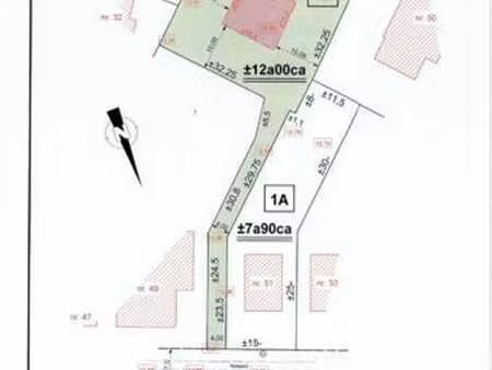 terrain constructible à l'arrière (ob) avec allée sur 12are