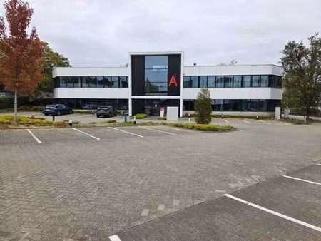 bureaux et entrepôts de 970m²