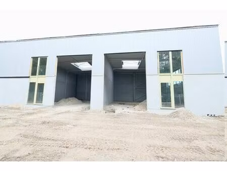 surface industrielle à louer à drogenbos (vbd32182)