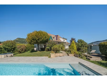 coublevie maison individuelle avec piscine