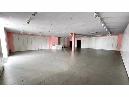 local commercial 200 m2