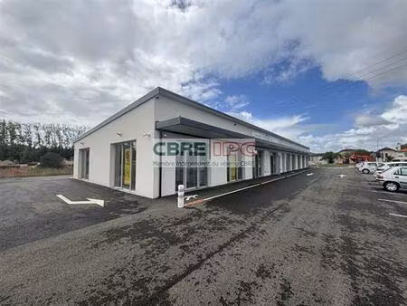 vente commerce sault-de-navailles 465 m²