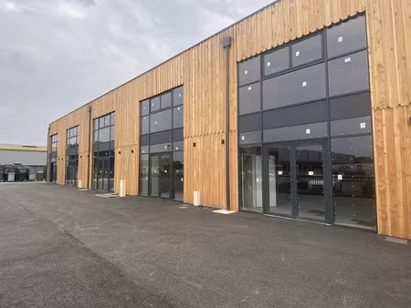 locaux / show-room a vendre