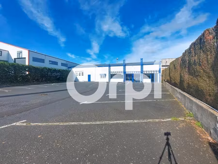 location commerce 480 m² à saint-flour (15100)