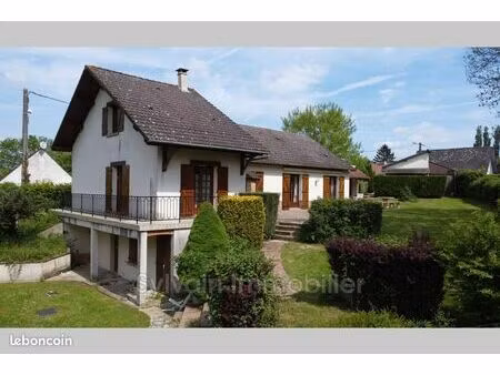 maison 8 pièces 160 m²