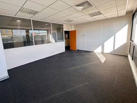 bureau prestigieux de 340 m2 en location - chassieu  france