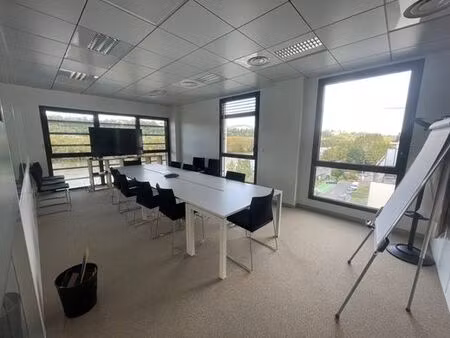 bureau de prestige de 361 m2 en location - lyon  auvergne-rhône-alpes