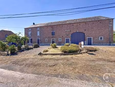 corps de logis et dépendances