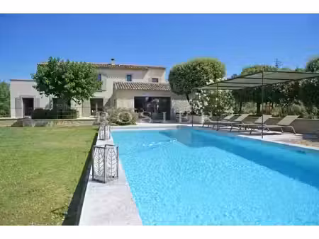 maison d'architecte avec piscine et vues entre gordes et ménerbes