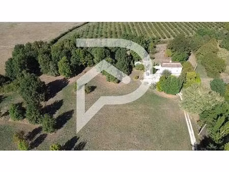 demeure en pierre avec piscine et parc de 2 5 hecatres.