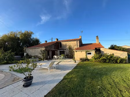 vente maison 7 pièces  180.00m²  la chapelle