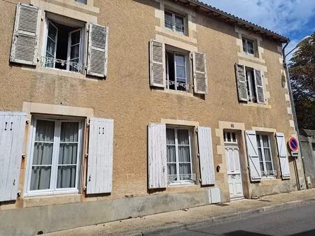 maison de ville à montmorillion