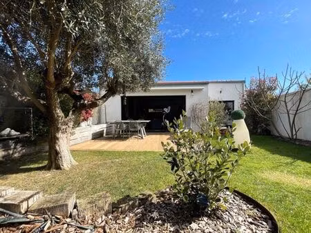 maison de luxe en vente à la rochelle  france