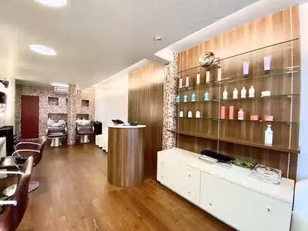 vente local commercial 63m2 saint-jean-pied-de-port 64220 - 40000 € - surface privée
