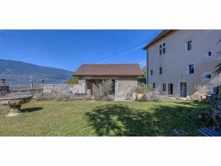 maison contemporaine avec jardin et terrasse ruffieux (73)