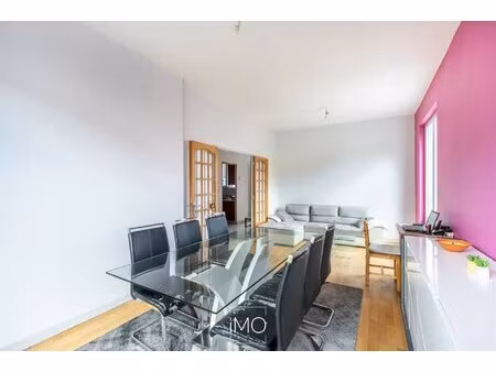 maison individuelle avec terrain 913 m²