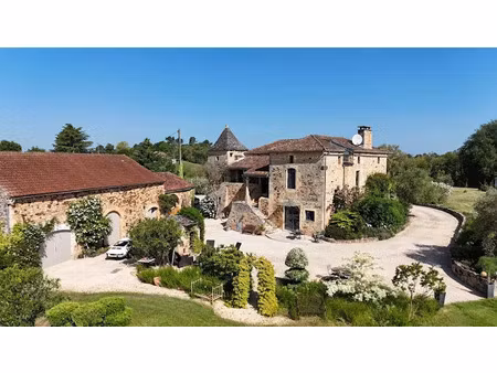 vente maison 10 pièces 310 m² à villefranche-du-périgord (24550)  1 190 000 €