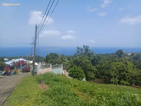 terrain 1 056 m² baillif