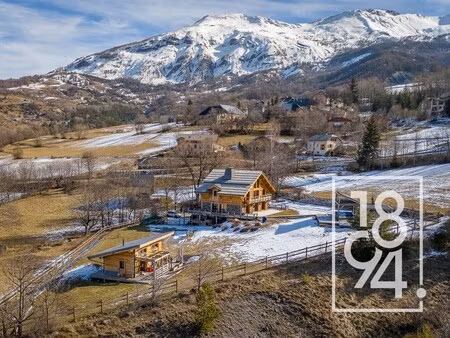 chalet de luxe à vendre à enchastrayes