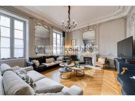 maison de luxe à vendre dans le quartier centre ville