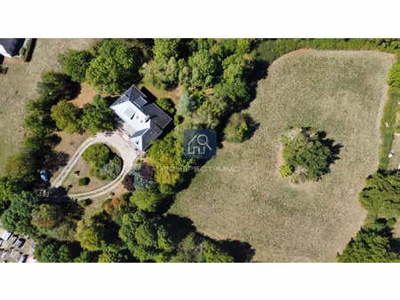 grande maison familiale avec terrain de 1 hectare