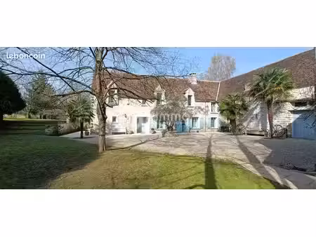 maison 9 pièces 281 m²