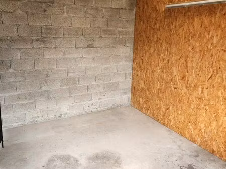 garde meubles/ box de stockage