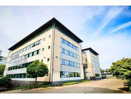 bureaux clés en main de 391 m² à proximité de r0