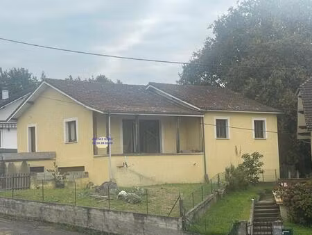 proximite oloron - maison recente de conception plain-pied dans secteur calme -