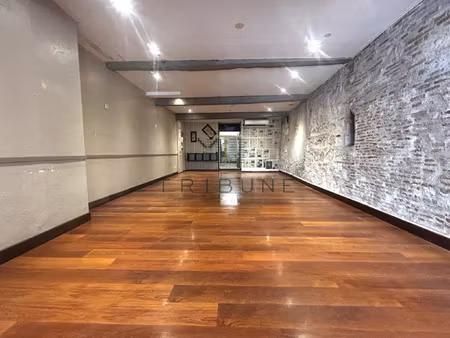 local commercial proche place jasmin