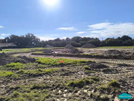 st urbain - terrain viabilisé de 275 m2 - libre de construction