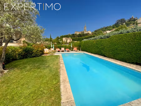 studio vue sur bonnieux piscine