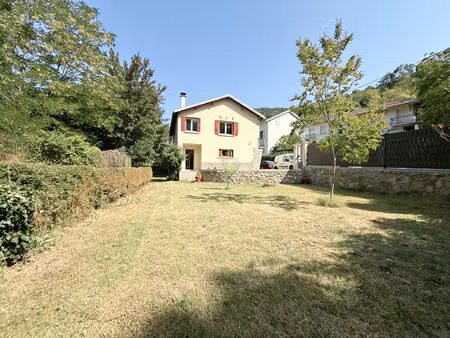 a vendre : maison rénovée avec jardin  garage et potentiel locatif à ax-les-thermes