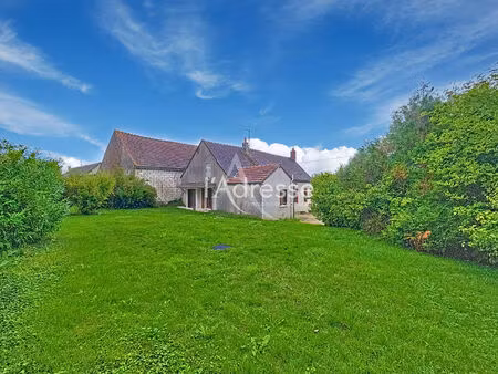 à vendre - maison avec fort potentiel sur 1 545 m² de terrain - fontaine-fourches (77)