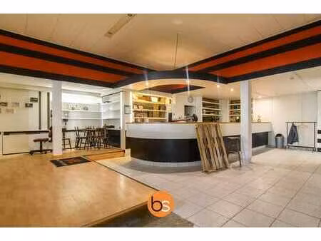 te renoveren handelspand op topligging nabij station en c...