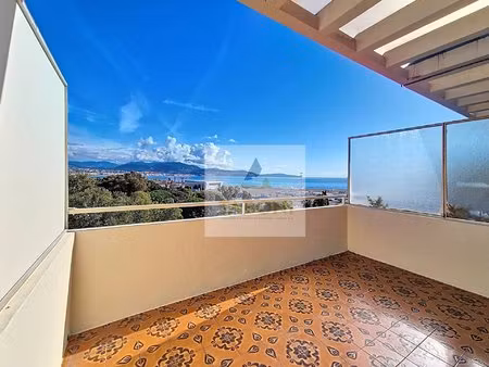 2 pieces - rene cassin - dernier etage - traversant vue mer