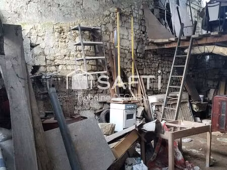 garage centre ville 50m2 environ  possibilité de le transformé en logement