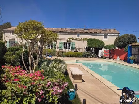 longère pierre avec piscine  gite tourisme independant classé 3 * le tout habitable clé en