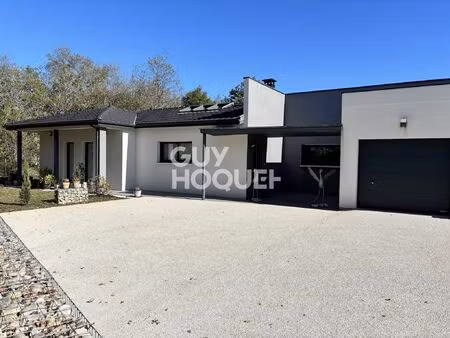 maison contemporaine avec vue imprenable aux portes de cahors