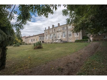 domaine de 23 pieces et 655 m²