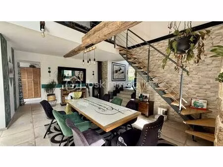 maison de 163 m² à champsecret